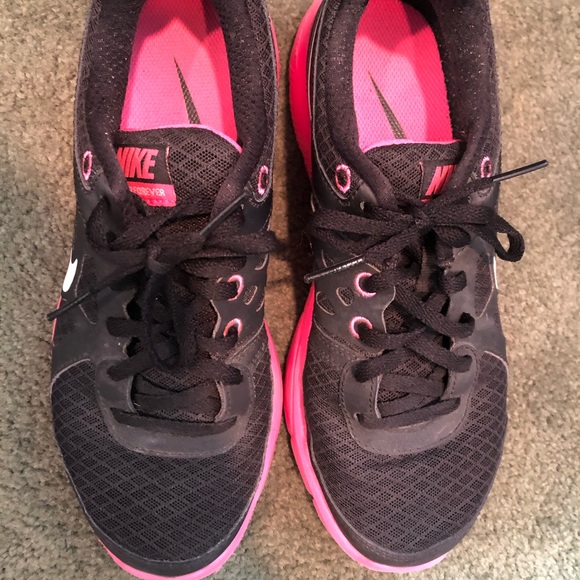 Nike - Picture 4 of 6